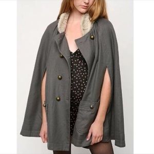 UO Urban Outfitters Kimichi Blue Buttoned Cape Coat Jacket Faux Fur Collar